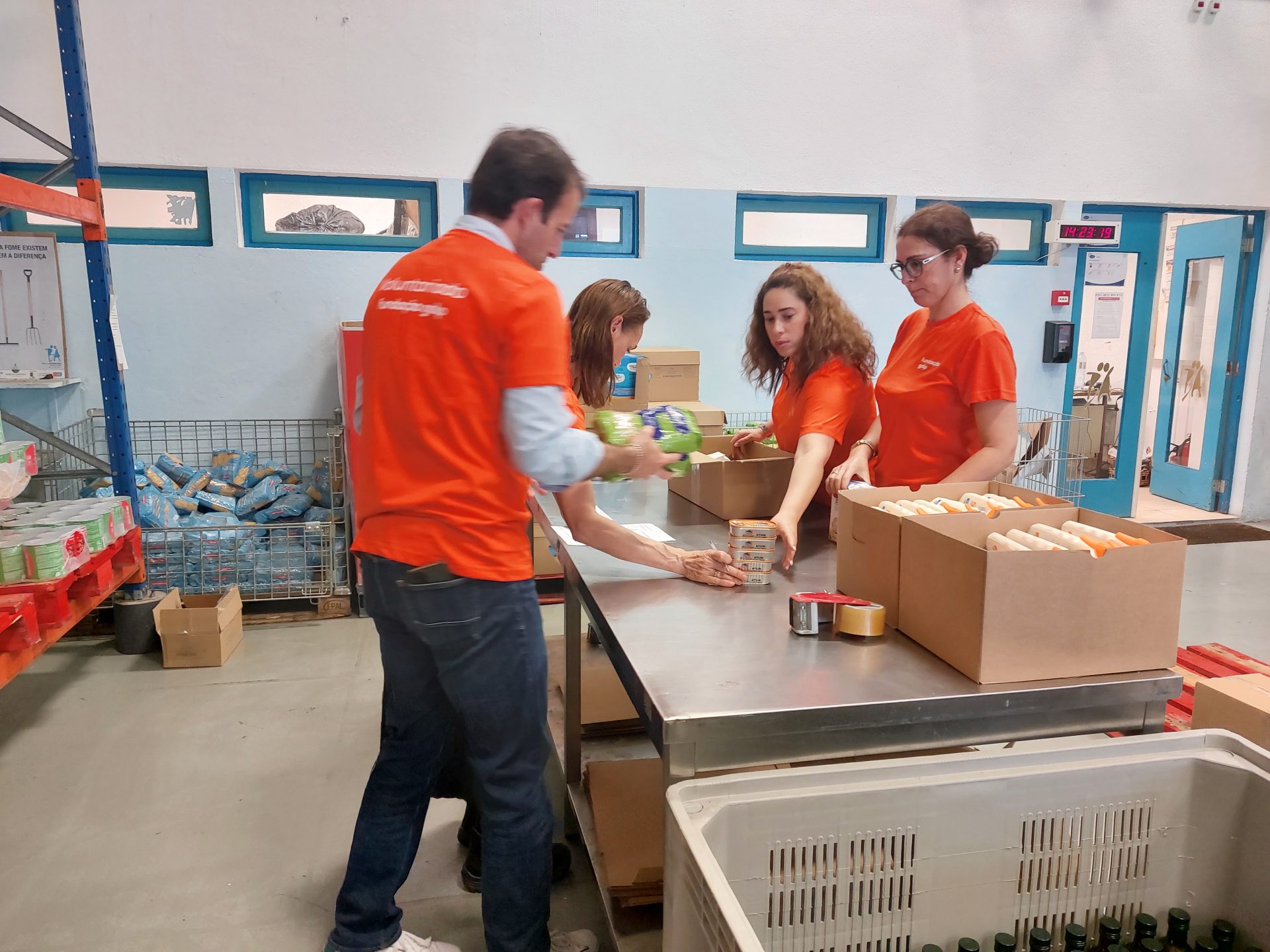 Ação de voluntariado no Banco Alimentar de São Miguel - 20250519_142413